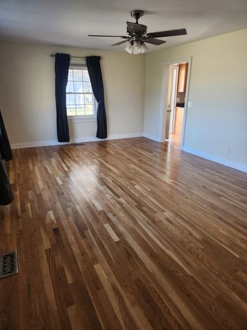 1353 Highway 70, Kingston Springs, TN 37082