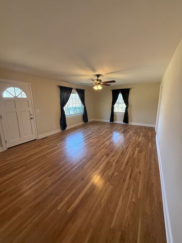 1353 Highway 70, Kingston Springs, TN 37082