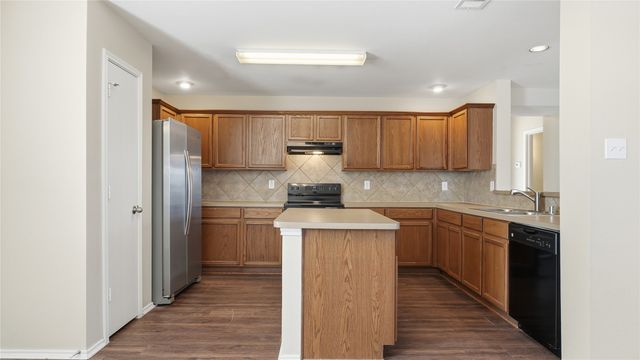 210 Dartmouth Drive, Forney, TX 75126