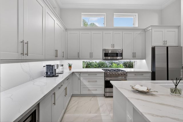 131 Porto Vecchio Way, Palm Beach Gardens, FL 33418