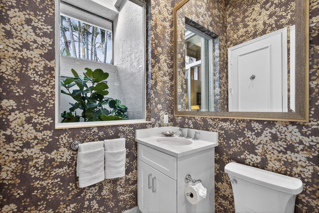 131 Porto Vecchio Way, Palm Beach Gardens, FL 33418