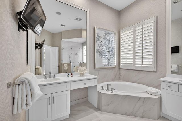 131 Porto Vecchio Way, Palm Beach Gardens, FL 33418