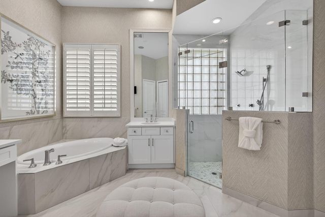 131 Porto Vecchio Way, Palm Beach Gardens, FL 33418