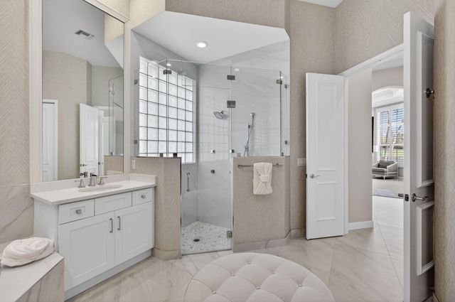 131 Porto Vecchio Way, Palm Beach Gardens, FL 33418