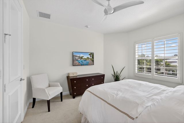 131 Porto Vecchio Way, Palm Beach Gardens, FL 33418