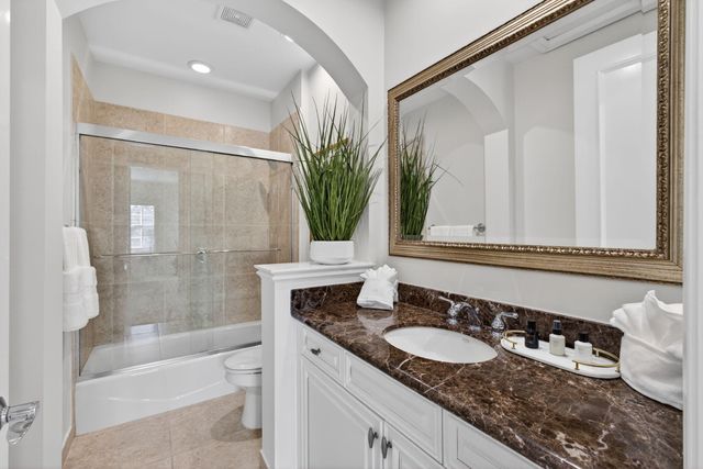 131 Porto Vecchio Way, Palm Beach Gardens, FL 33418