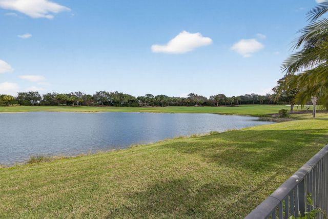 131 Porto Vecchio Way, Palm Beach Gardens, FL 33418