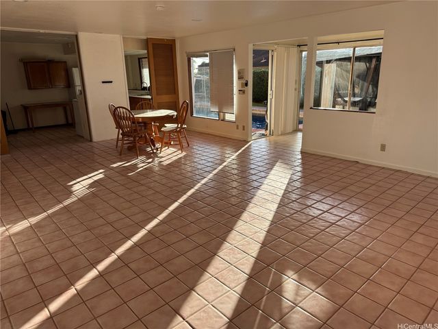 98-716 Naalii Street, Aiea, HI 96701