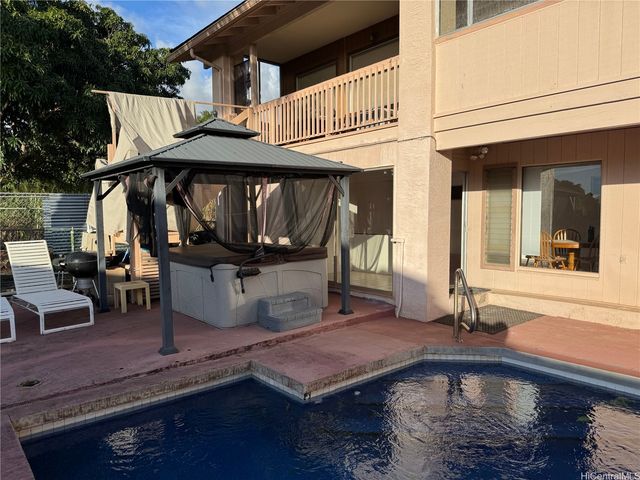 98-716 Naalii Street, Aiea, HI 96701