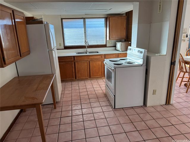 98-716 Naalii Street, Aiea, HI 96701