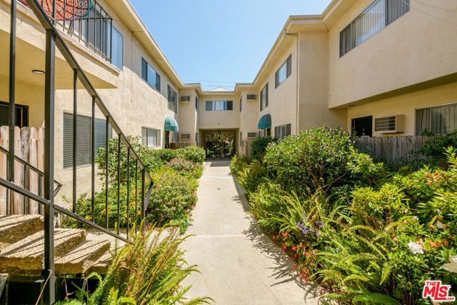 2803 Arizona Avenue 8, Santa Monica, CA 90404