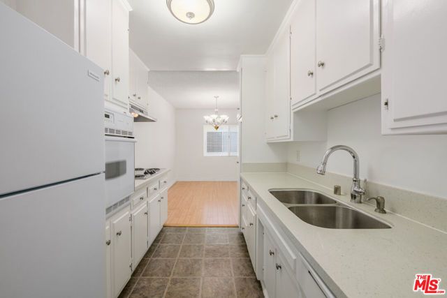 2803 Arizona Avenue 8, Santa Monica, CA 90404