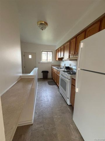 9731 Cornell, Taylor, MI 48180