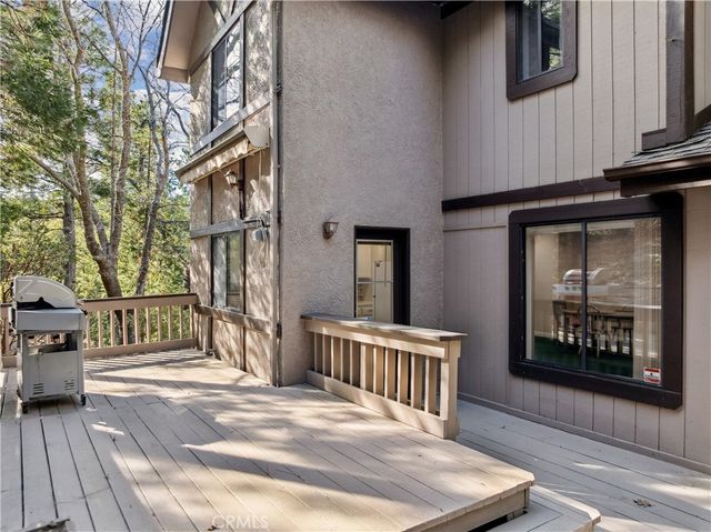 965 Sandalwood Drive, Lake Arrowhead, CA 92352