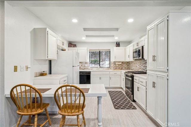 965 Sandalwood Drive, Lake Arrowhead, CA 92352