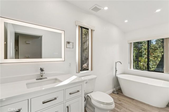 965 Sandalwood Drive, Lake Arrowhead, CA 92352