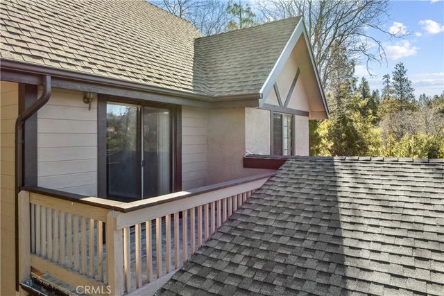 965 Sandalwood Drive, Lake Arrowhead, CA 92352