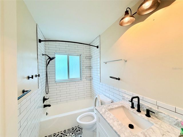 4866 HUNTINGTON STREET NE, St Petersburg, FL 33703