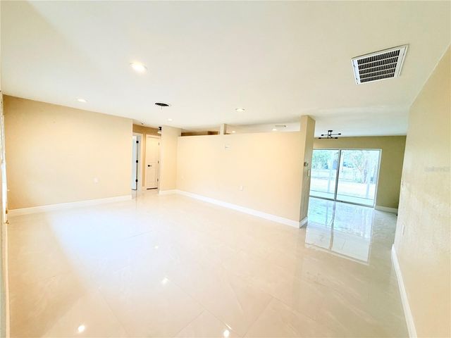 4866 HUNTINGTON STREET NE, St Petersburg, FL 33703