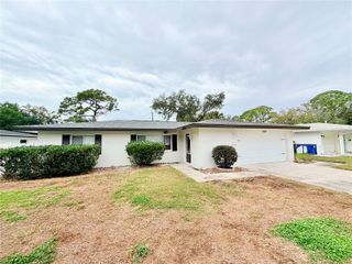 4866 HUNTINGTON STREET NE, St Petersburg, FL 33703