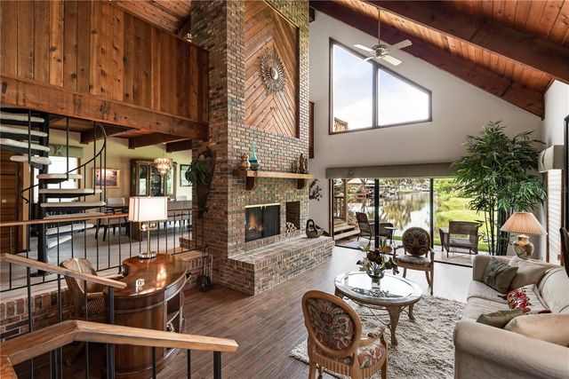 112 FIRST STREET, Tavares, FL 32778