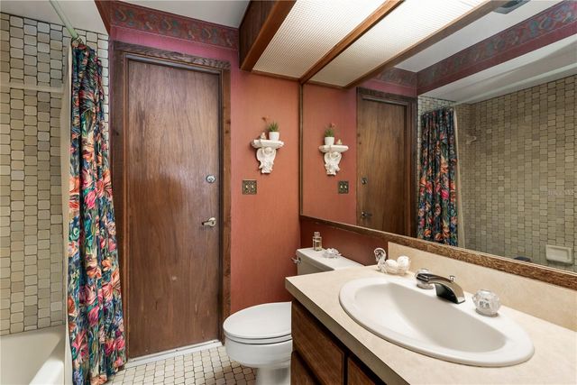 112 FIRST STREET, Tavares, FL 32778