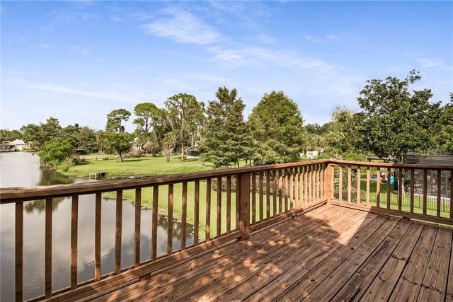 112 FIRST STREET, Tavares, FL 32778