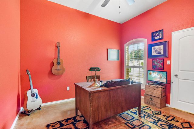 303 Quarter Horse LN, Fischer, TX 78623