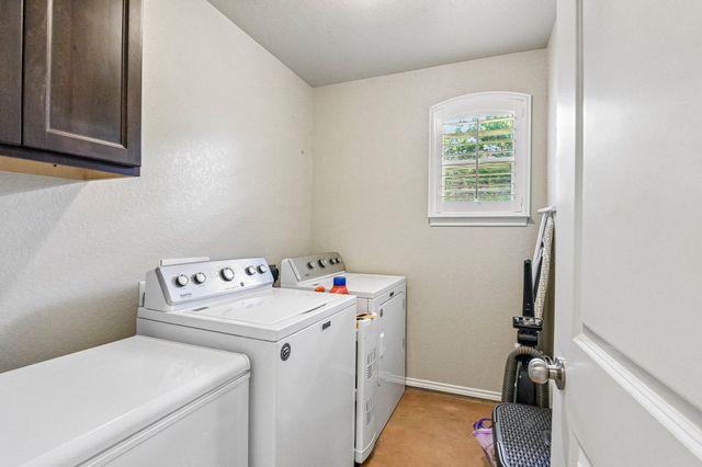 303 Quarter Horse LN, Fischer, TX 78623