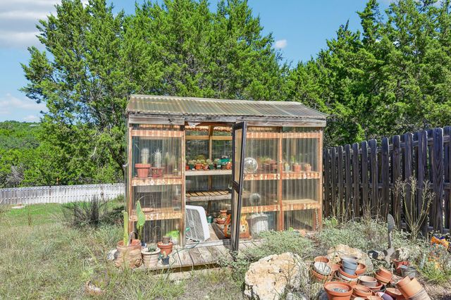 303 Quarter Horse LN, Fischer, TX 78623