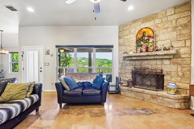 303 Quarter Horse LN, Fischer, TX 78623