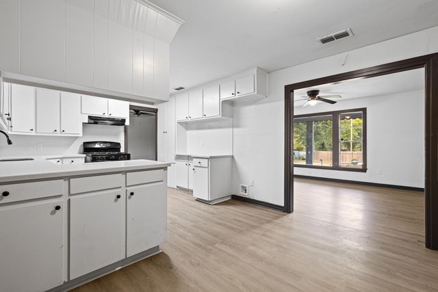 1711 Buccaneer Dr., Longview, TX 75604