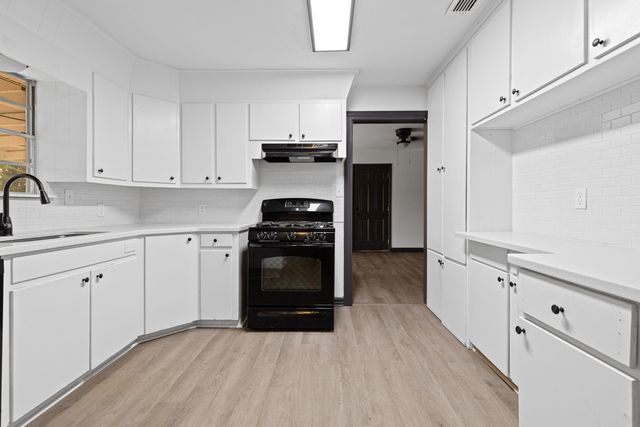 1711 Buccaneer Dr., Longview, TX 75604