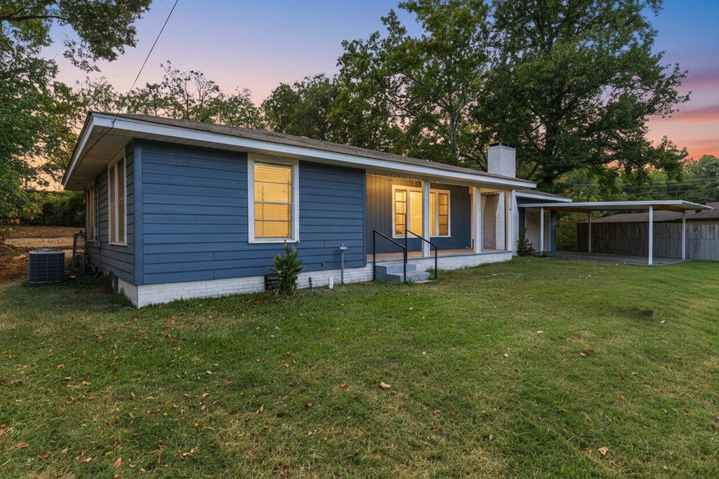 1711 Buccaneer Dr., Longview, TX 75604