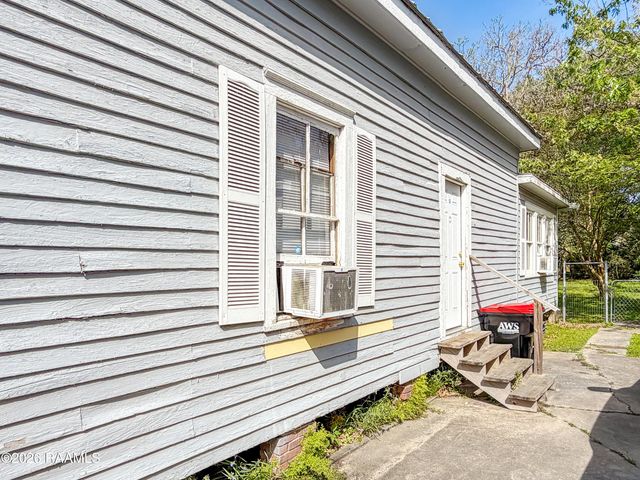 702 NE Evangeline Thruway, Lafayette, LA 70501