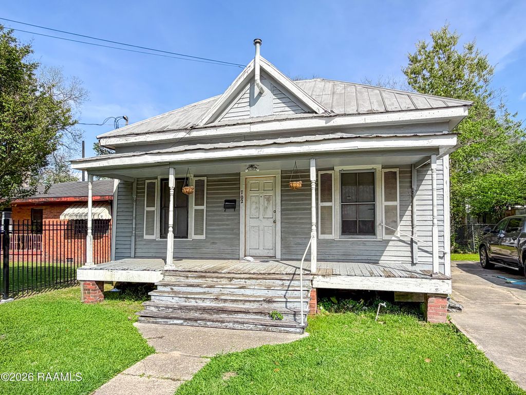 702 NE Evangeline Thruway, Lafayette, LA 70501