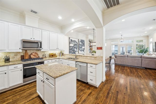 244 Detering Street, Houston, TX 77007
