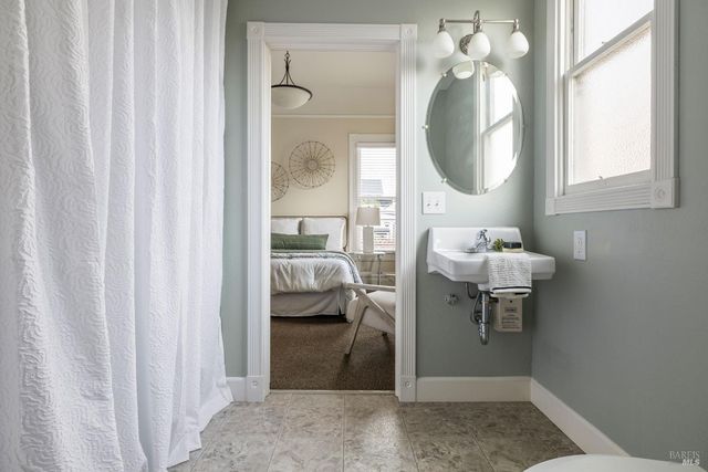 531 E Washington St, Petaluma, CA 94952