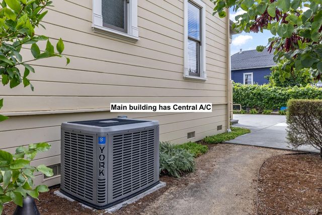 531 E Washington St, Petaluma, CA 94952