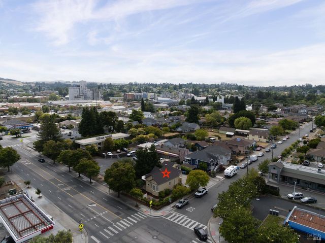 531 E Washington St, Petaluma, CA 94952