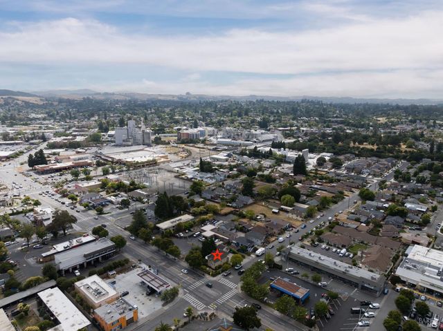 531 E Washington St, Petaluma, CA 94952