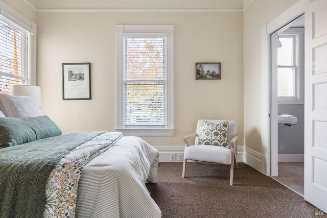 531 E Washington St, Petaluma, CA 94952