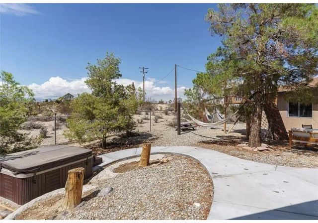 58235 Sun Via Drive, Yucca Valley, CA 92284