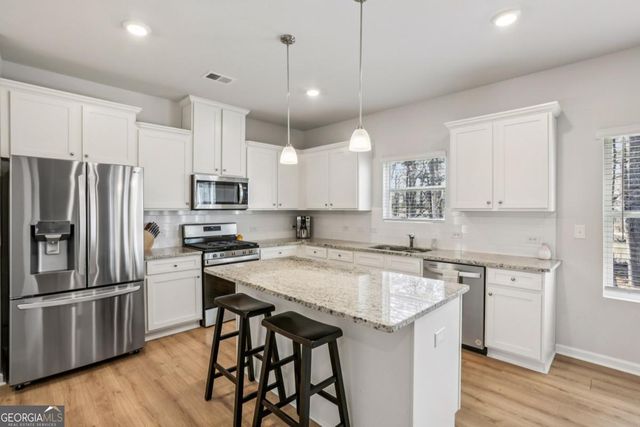 625 Clark Lake Estates Drive, Grayson, GA 30017