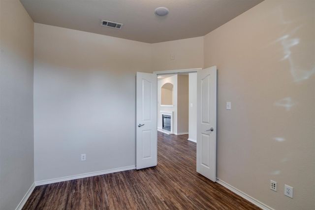 10860 Hawks Landing Road, Fort Worth, TX 76052
