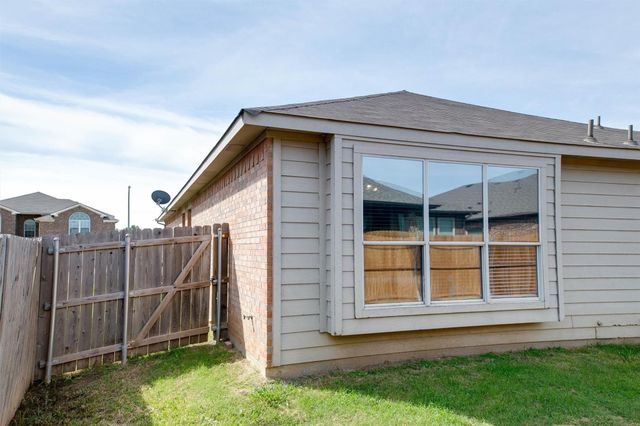 10860 Hawks Landing Road, Fort Worth, TX 76052