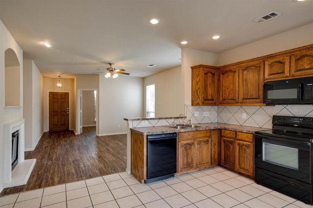 10860 Hawks Landing Road, Fort Worth, TX 76052