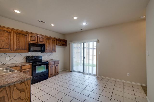 10860 Hawks Landing Road, Fort Worth, TX 76052
