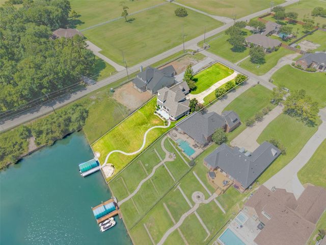 11836 Seashell Circle, Montgomery, TX 77356