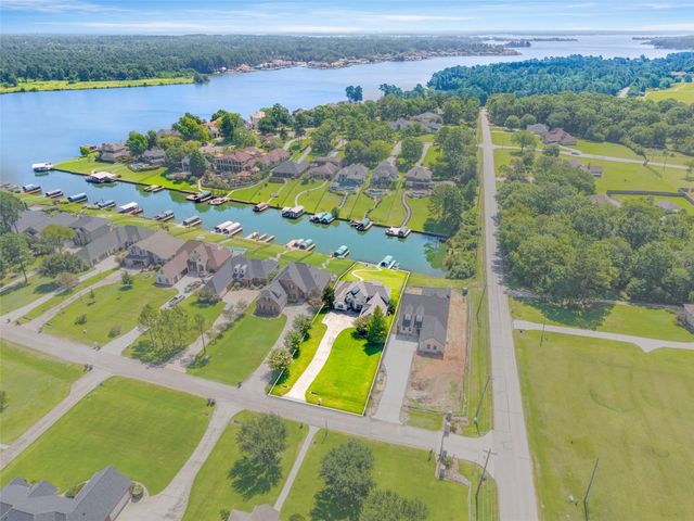 11836 Seashell Circle, Montgomery, TX 77356